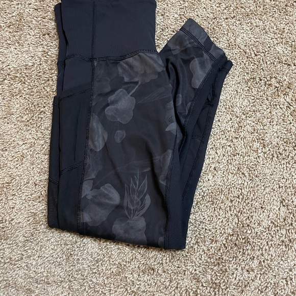 SOLD Lululemon leggings - Picture 2 of 4